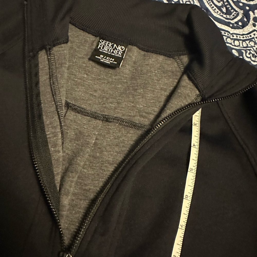 Seek No Further by Fruit of the LOOM black size Small Woman’s zip up. 🖤 cozy - Picture 13 of 16